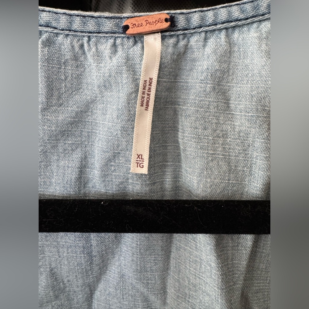 Free People denim vest with tie sides size XL - Picture 4 of 4